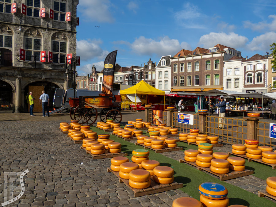 Gouda: Targ sera w centrum miasta