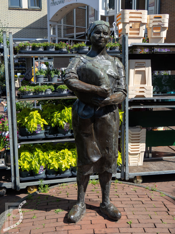 Pomnik kobiety z serem, Gouda